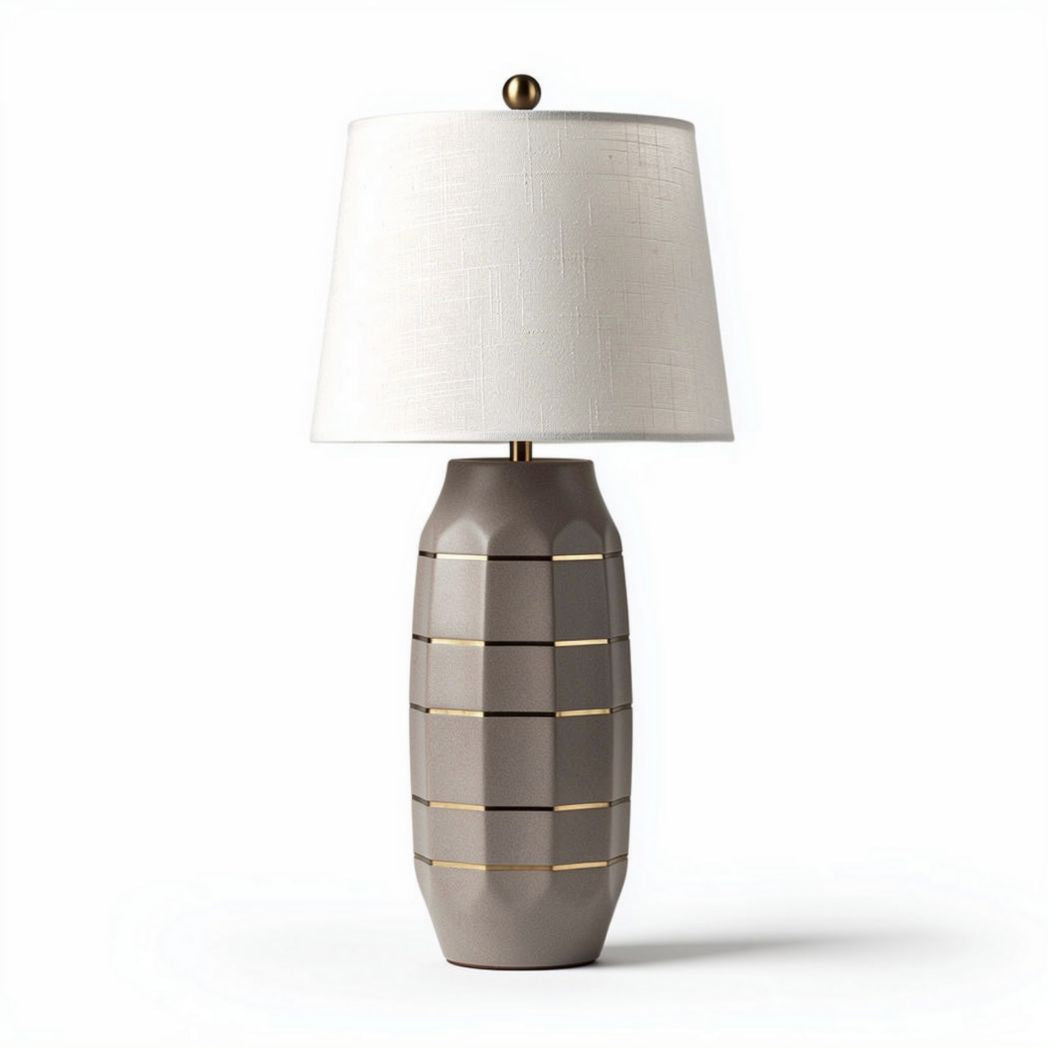 Tafellamp van keramiek met stoffen kap en gouden accenten 20 x 20 x 60cm